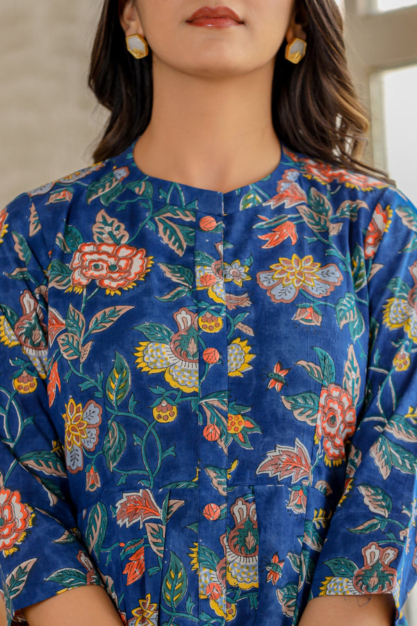 CALM BLUE FLORAL TOP