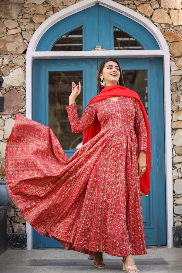 Red Fantasy Anarkali Gher Organza Dupatta Dress